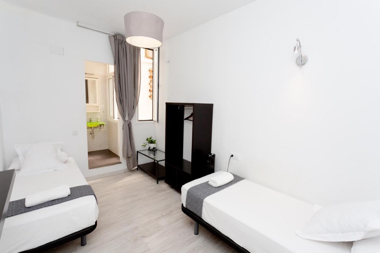 Хостел Easy Sants By Bossh! (Adults Only) Барселона Экстерьер фото